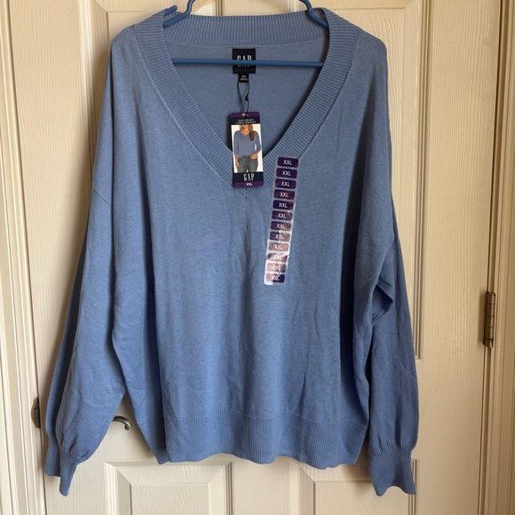 Gap Lightweight Sweater - Picture 2 of 10